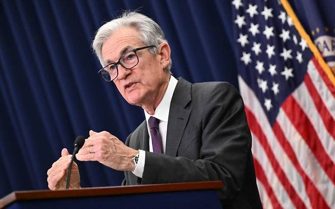 30일(현지시간) 미국 워싱턴DC에서 열린 연방공개시장위원회(FOMC) 회의 후 기자회견에서 제롬 파월 연방준비제도(연준) 의장이 발언하고 있다. 연준은 도널드 트럼프 대통령의 강력한 금리 인하 압박에도 불구하고 5회 연속 기준금리(4.25~4.50%)를 동결했으며, 이 과정에서 정책 입안자들 간의 분열이 나타났다. 2025.7.30ⓒ AFP=뉴스1  Copyright (C) 뉴스1. All rights reserved. 무단 전재 및 재배포,  AI학습 이용 금지. /사진=