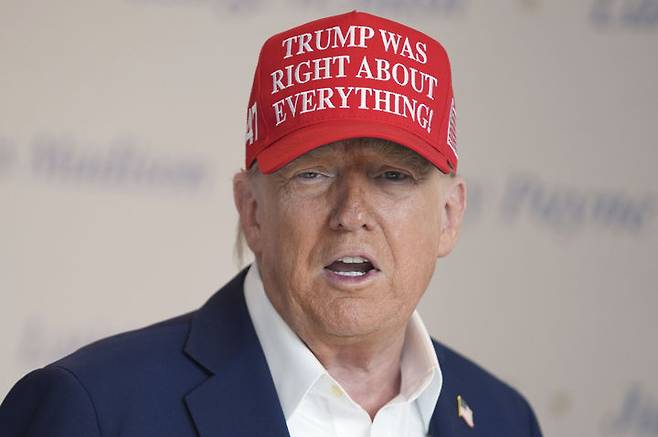 [워싱턴=AP/뉴시스]도널드 트럼프 미국 대통령이 22일(현지 시간) 미국 워싱턴DC 더피플스하우스 박물관에서 연설하고 있다. 2025.08.23.