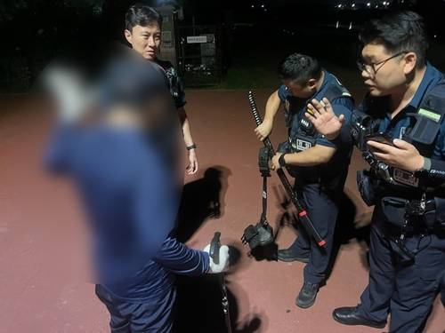 도검 압수 장면 [경기북부경찰청 기동순찰대 제공]