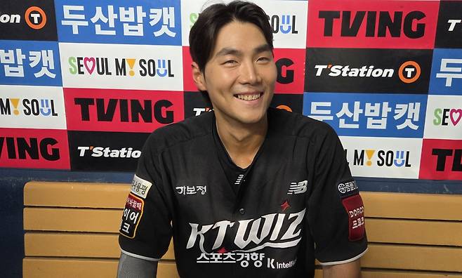 KT 장진혁이 24일 잠실 두산전을 마치고 인터뷰하고 있다. 유새슬 기자