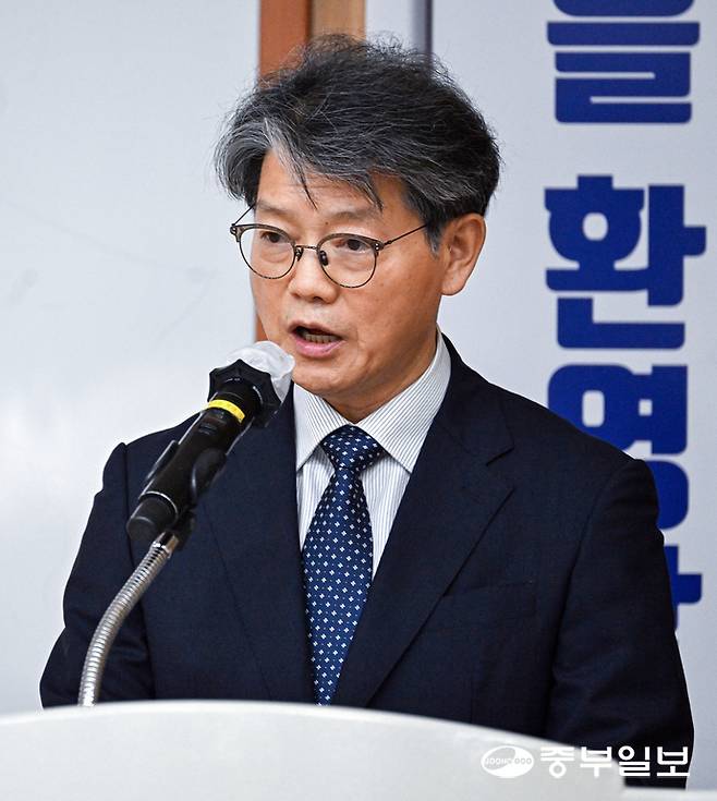 이재령 단국대 한중관계연구소장이 26일 오후 수원시 장안구 보육연구원에서 열린 광복 80주년 기념 학술회의에서 환영사를 하고 있다. 임채운기자