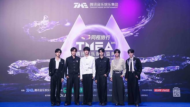 뻔푸소년CIIU. 사진 | JYP CHINA
