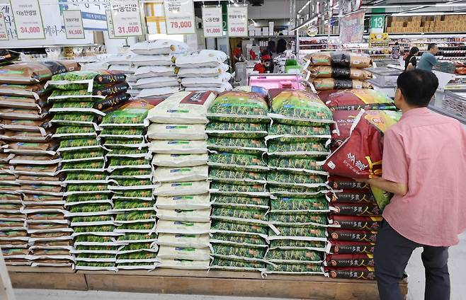 서울 송파구 가락몰 내 마트에 쌀이 진열돼 있다. 2025.7.29 사진=연합뉴스