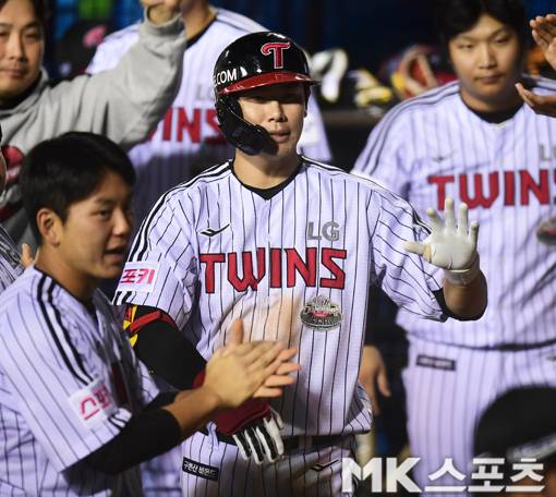 복귀 준비에 박차를 가하고 있는 홍창기. 사진=김재현 기자