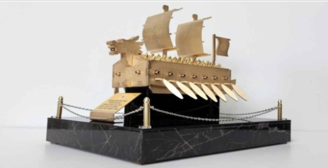 이재명 대통령이 도널드 트럼프 미국 대통령에게 선물한 금속 거북선 모형. 사진 제공=대통령실