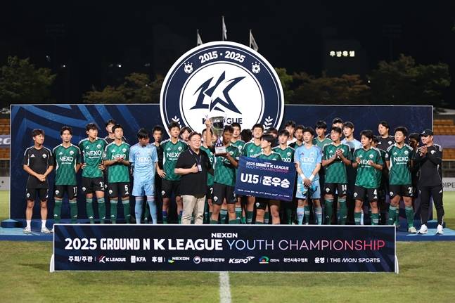 준우승을 차지한 전북 선수단. /사진=한국프로축구연맹