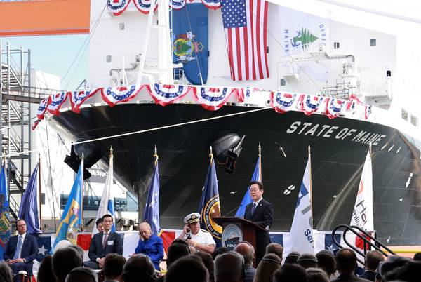 이재명 대통령이 26일(현지시간) 미국 필라델피아의 한화 필리조선소에서 ‘스테이트 오브 메인’호 명명식 축사를 하고 있다. 이 선박은 미국 해양청이 발주한 국가 안보다목적선박(NSMV) 5척 중 3호선이다. 2025.8.26 /연합뉴스