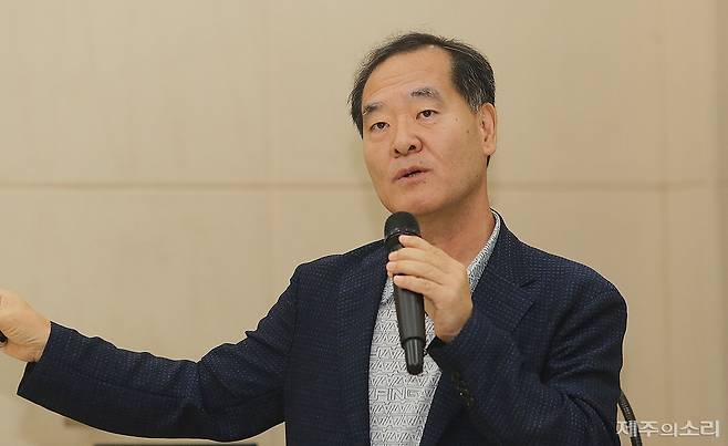 제주형 압축도시 조성을 위한 고도관리방안 용역을 맡고 있는 (주)유신의 안덕현 부사장. ⓒ제주의소리