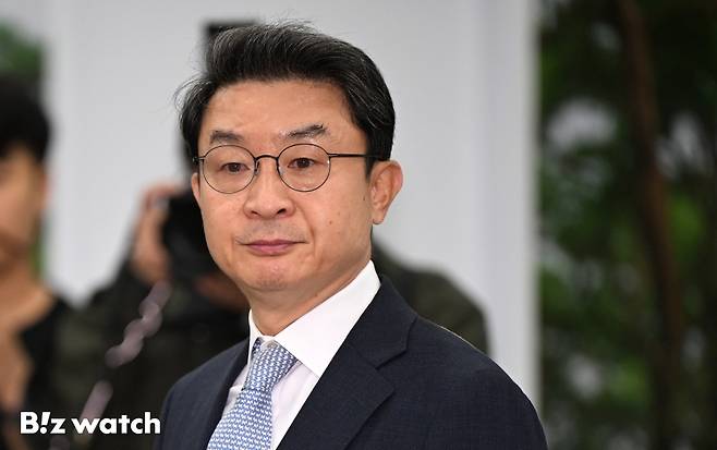 이억원 금융위원장 후보자가 14일 오전 서울 중구 예금보험공사에 마련된 인사청문회 준비 사무실에 첫 출근을 하며 소감을 밝히고 있다./사진=이명근 기자 qwe123@