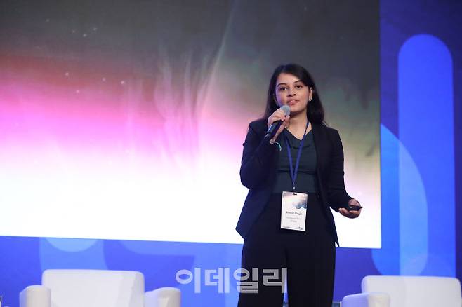 키라트 싱 기브미(Gevme) 수익창출 및 파트너십 국장이 강연을 하고 있다. (사진=고양컨벤션뷰로)