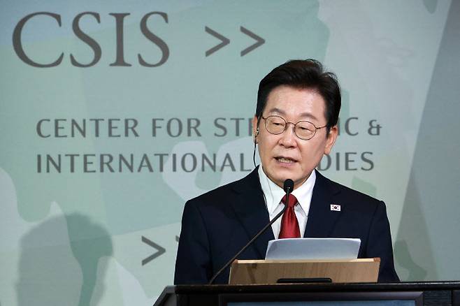 이재명 대통령이 25일(현지시간) 미국 워싱턴DC 국제전략문제연구소(CSIS)에서 정책 연설을 하고 있다.(사진=연합뉴스)