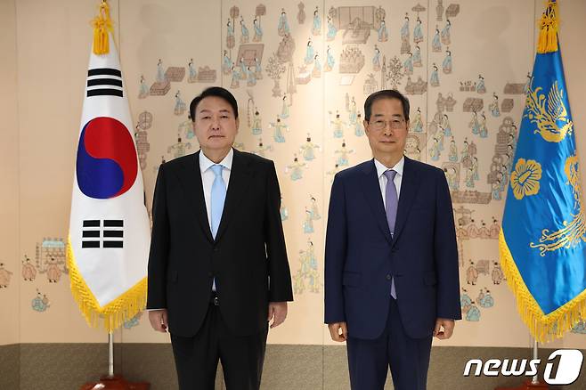 윤석열 전 대통령과 한덕수 전 국무총리. (대통령실 제공)/뉴스1 ⓒ News1 오대일 기자