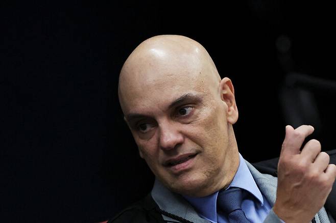 지난 19일 브라질 브라질리아에서 열린 대법원 회의에 참석한 알레샨드리 지모라이스 연방대법관 모습. 로이터연합뉴스