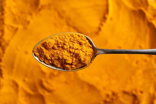 미국의 영양 전문가가 다이어트 중 정체기를 겪는다면 식단에 강황을 추가하라고 밝혔다./사진=게티이미지뱅크