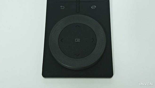 ▲ 다이얼을 돌리는 느낌이 고급스러움을 더해줬습니다