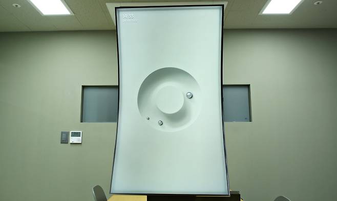 ▲ 자세히 보면 좌측 상단에 시간 및 날짜가 보입니다 (클릭 시 확대됩니다)