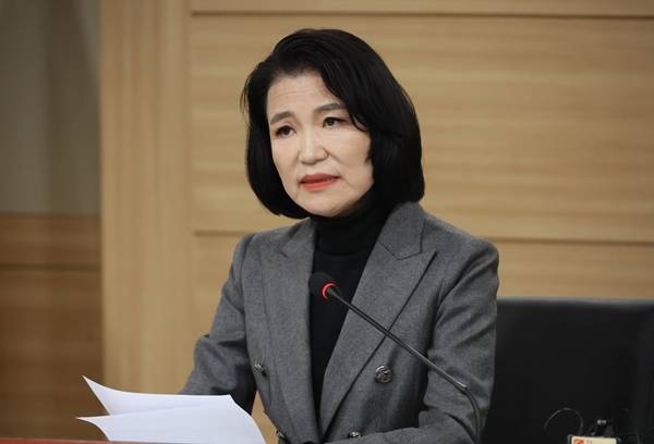 ▲이진숙 위원장이 2월28일 오전 정부과천청사 방통위에서 열린 4차 위원회 회의에 앞서 더불어민주당을 비판하는 모두발언을 하고 있다. ⓒ연합뉴스