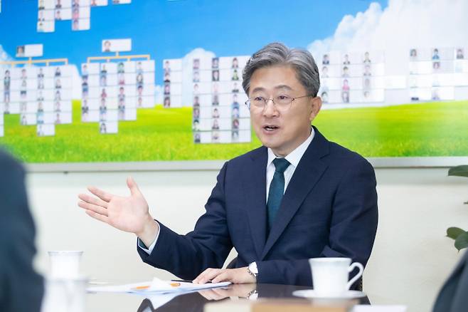 지난 19일 <머니S> 취재진과 인터뷰에서 정순욱 광명시 부시장은 광명 구름산지구 도시개발사업과 관련해 "A5블록 재매각 과정에서 금융 전문가들과의 자문회의를 직접 주재하며 매각 조건을 대폭 완화했다"며 "사업 구조상 채비지 매각이 성패를 좌우하는 만큼 관련 절차와 협의를 세밀히 관리하는 데 힘을 보태 왔다"고 밝혔다. /사진=김아영 기자