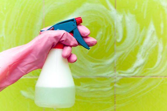 락스와 같은 세정제는 올바른 사용법을 지킬 때만 안전하다. 게티이미지