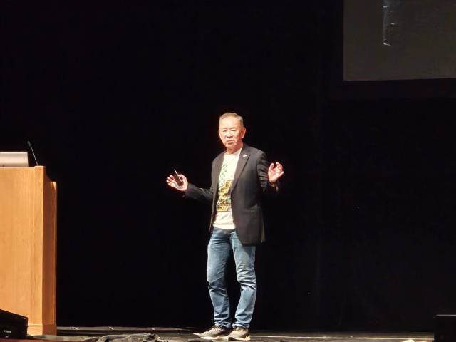 26일(현지 시간) 미 스탠퍼드대에서 열린 국제 반도체 학회 ‘핫칩스 2025’ 둘째날 기조연설자로 나선 고이케 야쓰요시 라피더스 CEO. 윤민혁 기자