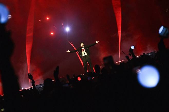 "방탄소년단 진은 천재, 천재 그 자체" 솔로 투어 해외 매체 잇단 호평