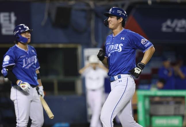 삼성 구자욱(오른쪽). /사진=삼성 라이온즈 제공