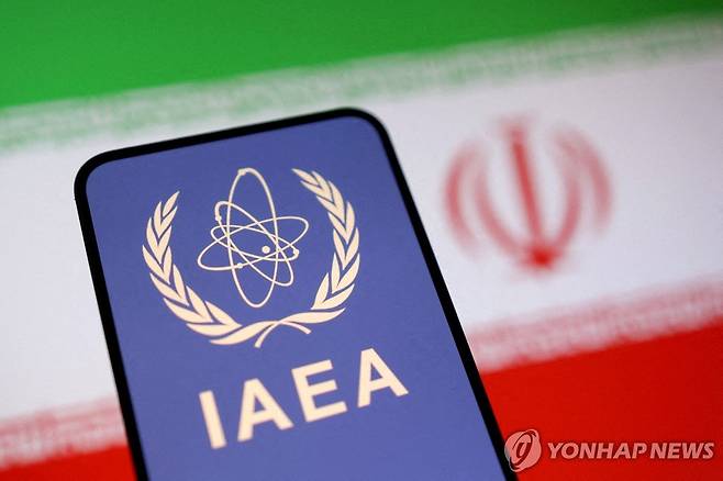 국제원자력기구(IAEA) 로고와 이란 국기 [로이터 연합뉴스 자료사진]