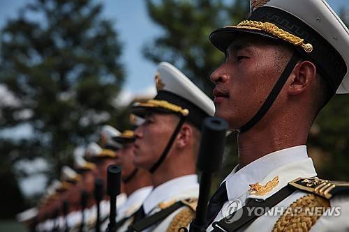 '항일전쟁 및 세계 반파시스트 전쟁'(제2차 세계대전) 승전 80주년 열병식 예행 연습 [EPA 연합뉴스 자료사진]