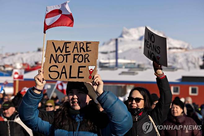 "우리는 매물이 아니다" 미국에 항의 시위하는 그린란드 주민들 기사 내용과 직접적 관계없음. [AFP 연합뉴스 자료사진. 재판매 및 DB 금지]
