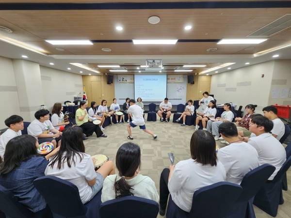 ▲ 2025 장애·비장애 청소년 통합음악캠프 진행 모습. 충청남도서부장애인종합복지관 제공