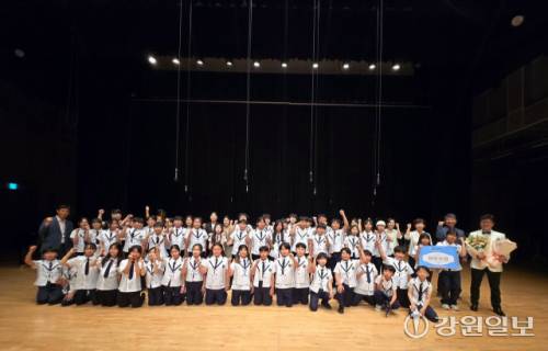 삼척 근덕초등학교 미소 오케스트라 단원들.