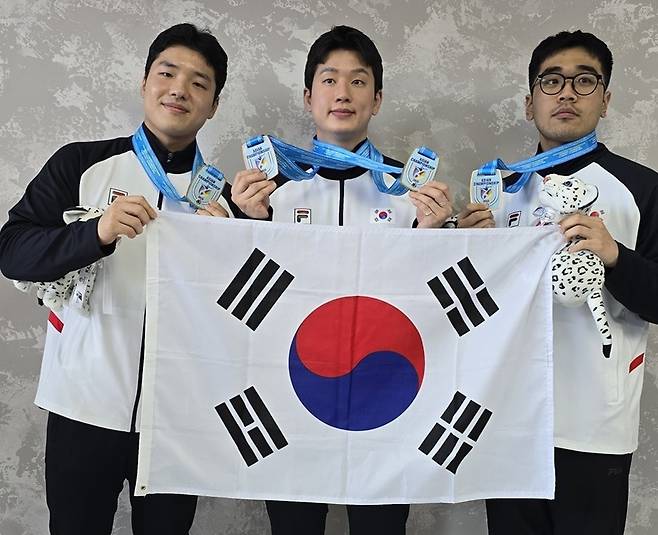 아시아선수권 속사권총 단체전 금메달을 합작한 윤서영, 이재균, 홍석진(왼쪽부터). (대한사격연맹 제공)