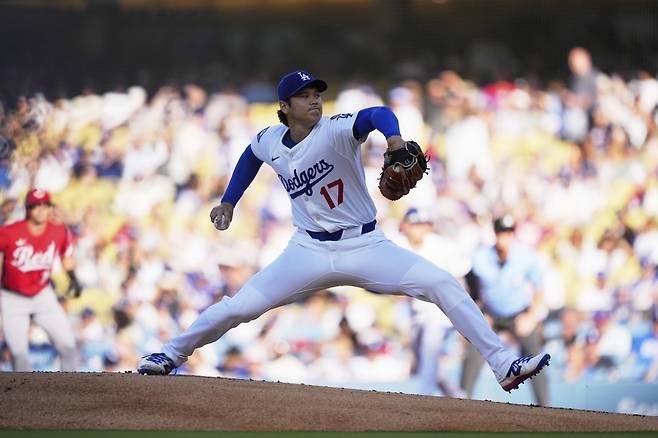 오타니가 삼진 8개를 잡아내는 위력적인 투구를 펼쳤다. AP연합뉴스