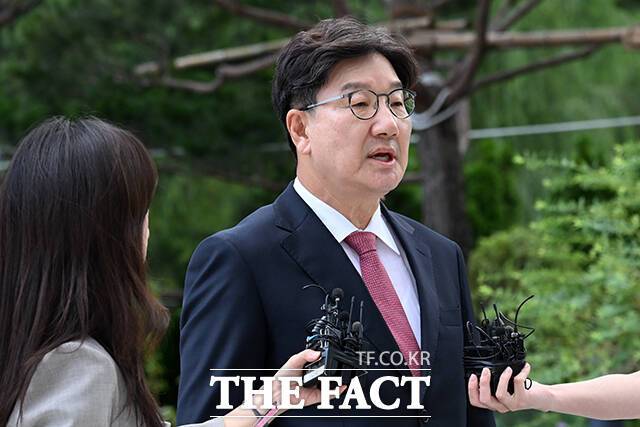 앞서 특검팀은 권 의원을 정치자금법 위반 혐의 피의자 신분으로 27일 오전 10시 특검팀 사무실이 위치한 서울 종로구 KT광화문빌딩 웨스트에 출석할 것을 통보했다. /서예원 기자