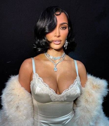 킴 카다시안 @kimkardashian