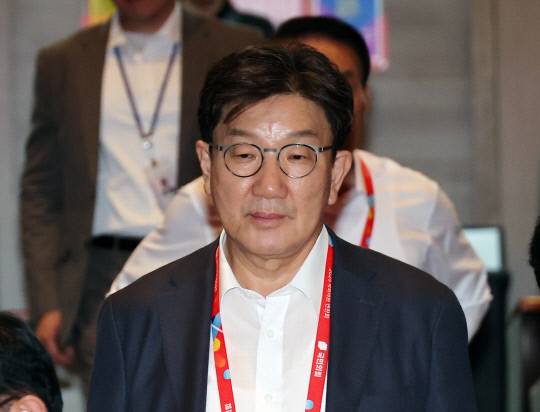 권성동 국민의힘 의원이 28일 인천국제공항공사 항공교육원에서 열린 2025 국민의힘 국회의원 연찬회에 참석하고 있다. 연합뉴스