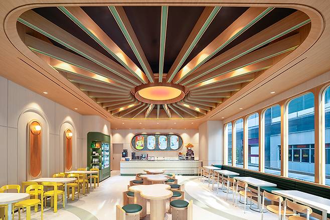 콘셉트를 리브랜딩한 잠바 교대역점 내부 인테리어 전경. [사진=SPC그룹 제공]