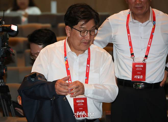 권성동 국민의힘 의원이 28일 인천 인천국제공항공사 항공교육원에서 열린 당 연찬회에 참석하고 있다. 권도현 기자