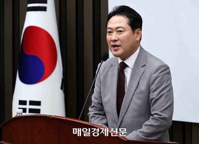 장동혁 국민의힘 대표가 27일 국회에서 열린 의원총회에서 인사말을 하고 있다. 2025.8.27 [이충우기자]