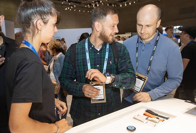 삼성전자가 유럽 스마트폰 시장 부진 속에서도 점유율 1위 자리를 지켰다. 사진은 지난해 IFA 2024 삼성전자 전시관. /사진=삼성전자