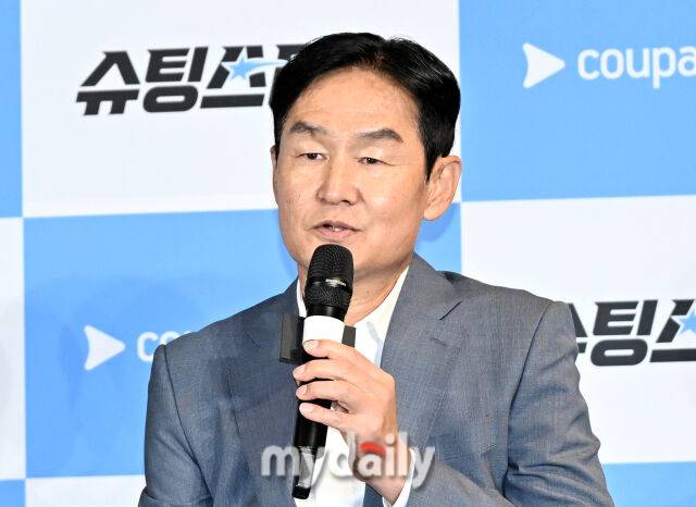 최용수 감독이 28일 오전 서울 신도림 더링크 호텔에서 진행된 쿠팡플레이 '슈팅스타 시즌2' 제작발표회에서 이야기를 하고 있다. / 송일섭 기자(andlyu@mydaily.co.kr)