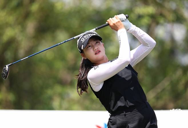 노승희의 티샷 - 노승희의 티샷     (서울=연합뉴스) 노승희가 22일 경기 포천 포천힐스 컨트리클럽에서 열린 ‘BC카드 한경 레이디스컵’ 2라운드 6번 홀에서 티샷하고 있다. 2025.8.22 [KLPGA 제공. 재판매 및 DB 금지]     photo@yna.co.kr (끝)   <저작권자(c) 연합뉴스, 무단 전재-재배포, AI 학습 및 활용 금지>