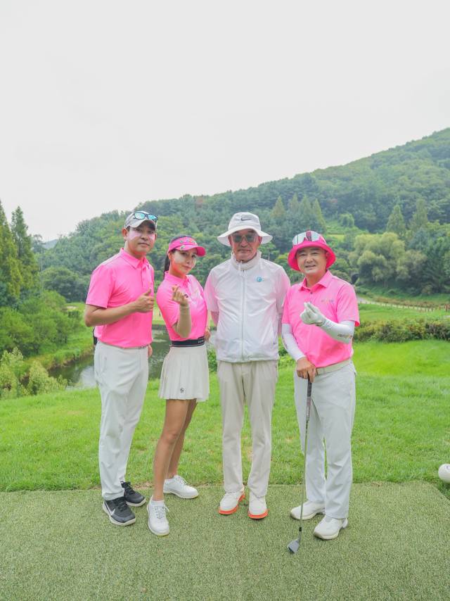 구자철(왼쪽 세 번째) 전 한국프로골프협회(KPGA) 회장도 오토플렉스 마니아다.