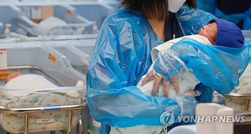 신생아 돌봄 [연합뉴스 자료사진]