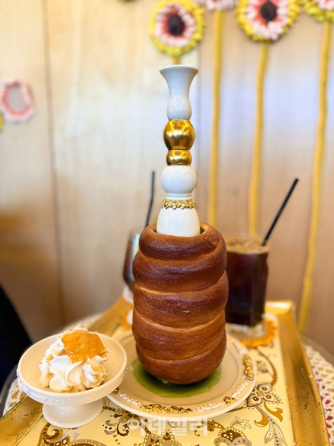카페 ‘하라보라’의 굴뚝빵