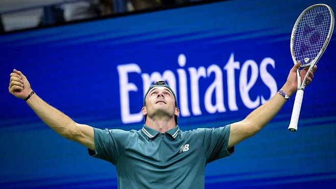 새벽까지 이어진 장기전 끝에 승리하며 US오픈 3회전에 오른 토미 폴. US오픈