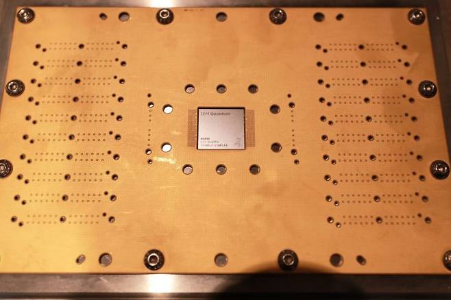 IBM의 최신 QPU '헤론'. 사진=백종민 테크 스페셜리스트