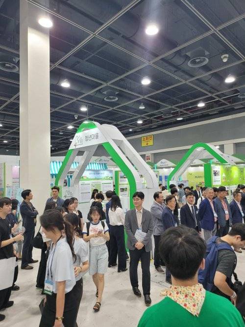 2025 A Farm Show 창농·귀농 고향사랑 박람회에 마련된 ‘청년마을’ 코너. 박태근 기자 ptk@donga.com