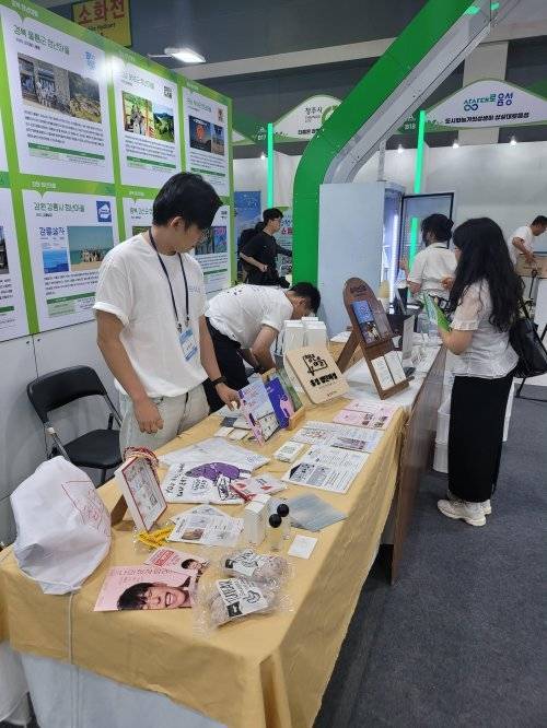 충남 홍성에서 ‘전국 최초의 유일한 로컬 스타트업 빌리지’를 표방하는 청년마을 ‘집단지성’의 김만이 대표. 박태근 기자 ptk@donga.com