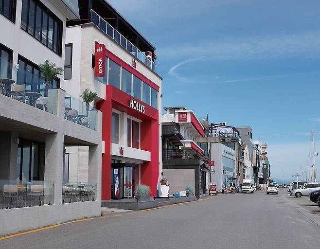 안목해변 카페 거리. /최갑수